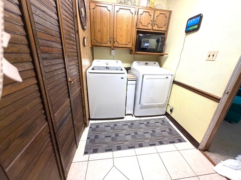 Image 10 of property listing at 1402 Jonquil Street, Centralia, IL 62801