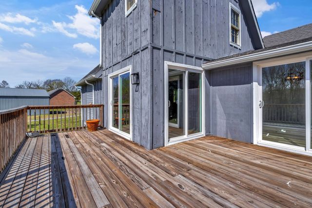 1500 Lock B Rd, S, Clarksville, TN 37040
