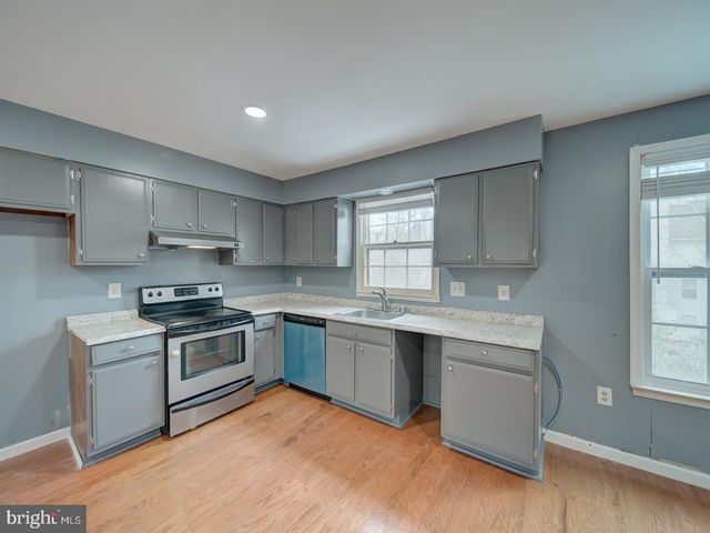 9865 HIGH WATER CT, Burke, VA 22015