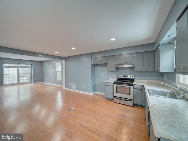 9865 HIGH WATER CT, Burke, VA 22015