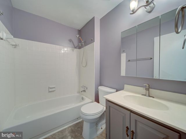 9865 HIGH WATER CT, Burke, VA 22015