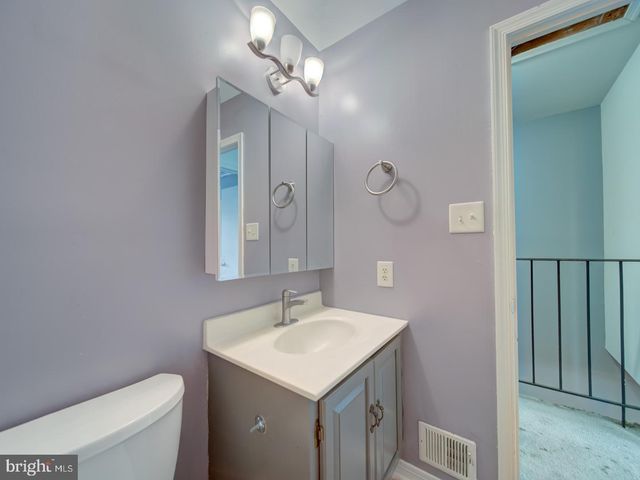 9865 HIGH WATER CT, Burke, VA 22015