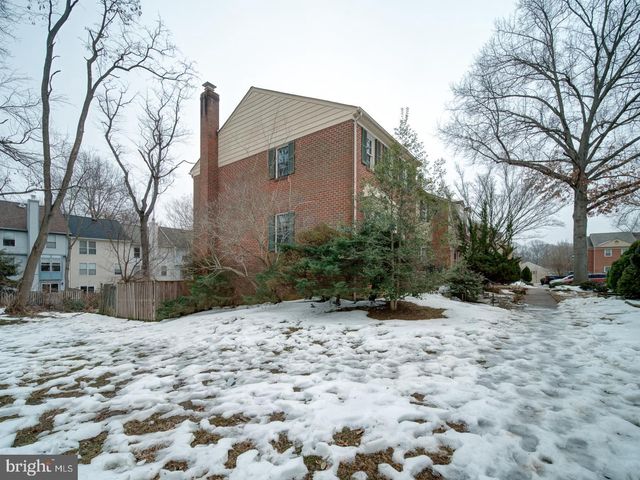 9865 HIGH WATER CT, Burke, VA 22015