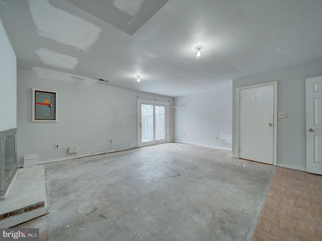 9865 HIGH WATER CT, Burke, VA 22015