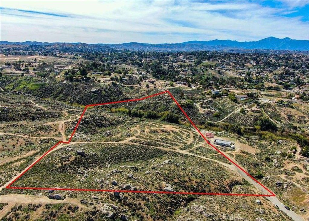 Image 2 of property listing at 0 Horizon View Drive, Riverside, CA 92506