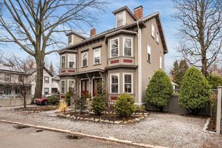 8 Warren Square 2, Boston, MA 02130