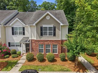 42 Ledgerstone Lane, Greensboro, NC 27407