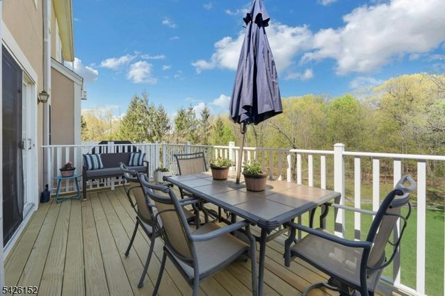 80 Magnolia Way, North Haledon Boro, NJ 07508