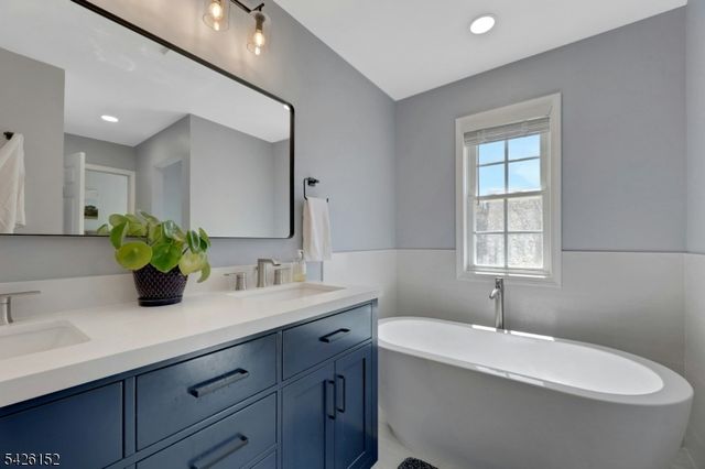 80 Magnolia Way, North Haledon Boro, NJ 07508