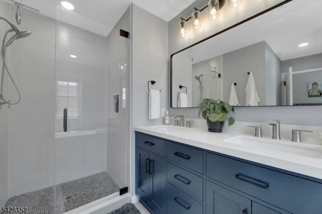 80 Magnolia Way, North Haledon Boro, NJ 07508