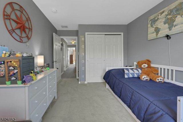 80 Magnolia Way, North Haledon Boro, NJ 07508