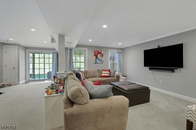 80 Magnolia Way, North Haledon Boro, NJ 07508