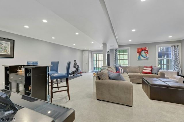 80 Magnolia Way, North Haledon Boro, NJ 07508