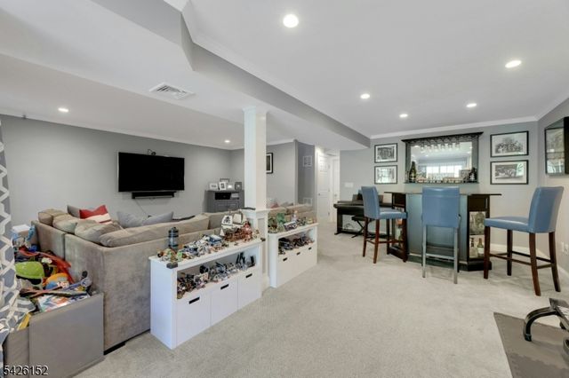 80 Magnolia Way, North Haledon Boro, NJ 07508