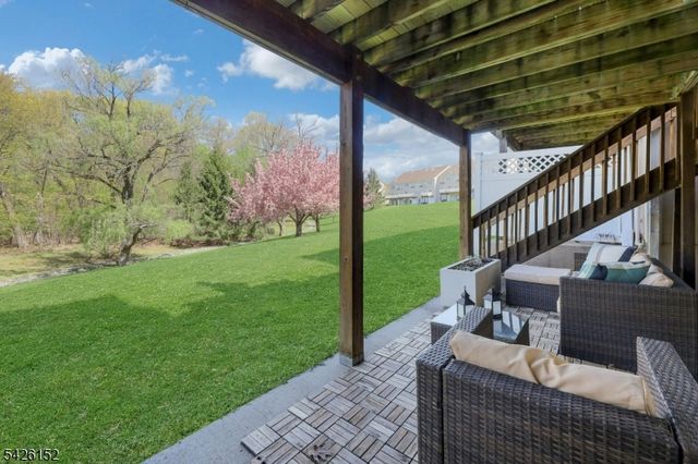 80 Magnolia Way, North Haledon Boro, NJ 07508