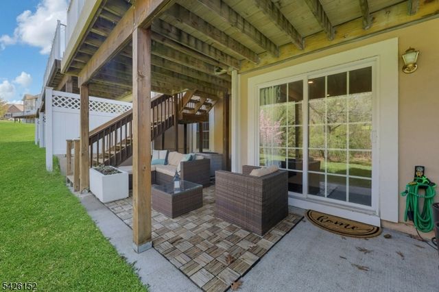 80 Magnolia Way, North Haledon Boro, NJ 07508