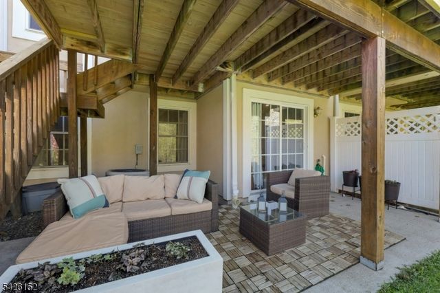 80 Magnolia Way, North Haledon Boro, NJ 07508