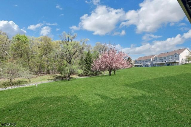 80 Magnolia Way, North Haledon Boro, NJ 07508