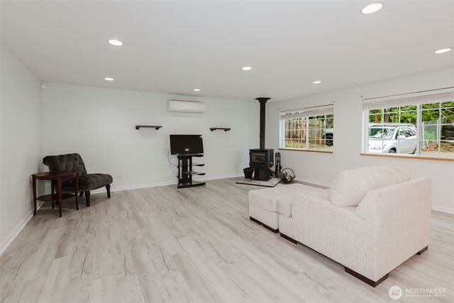 3305 Pine Road, Bremerton, WA 98310