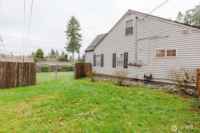 3305 Pine Road, Bremerton, WA 98310