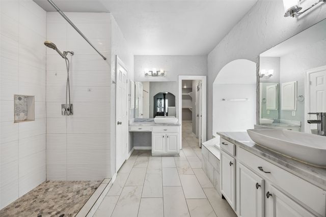 217 Matlock Meadow Drive, Arlington, TX 76002