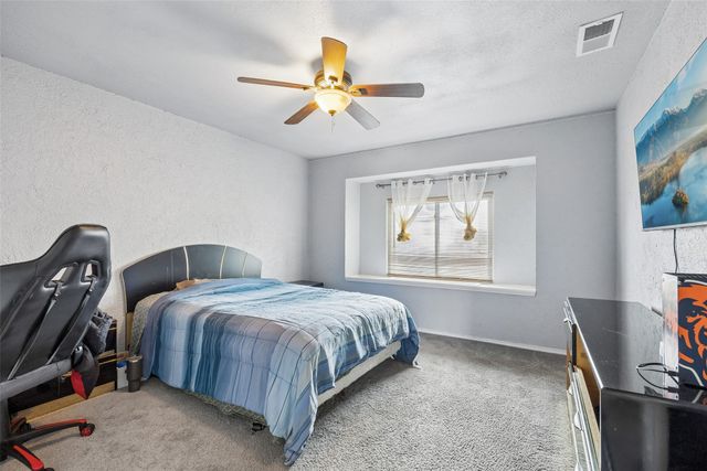 217 Matlock Meadow Drive, Arlington, TX 76002