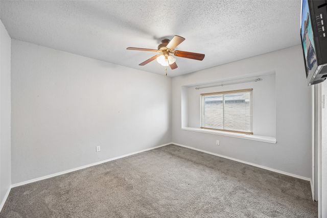 217 Matlock Meadow Drive, Arlington, TX 76002