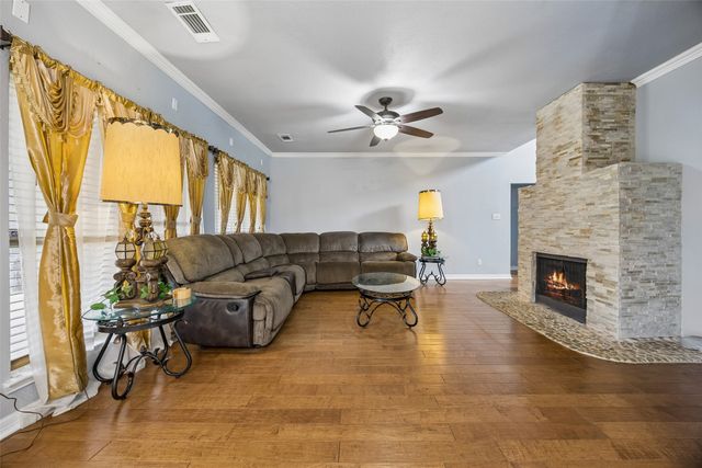 217 Matlock Meadow Drive, Arlington, TX 76002