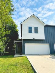 1230 3rd Avenue N, Texas City, TX 77590