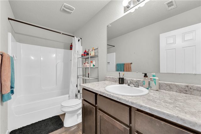 2229 N Champions Court, Siloam Springs, AR 72761