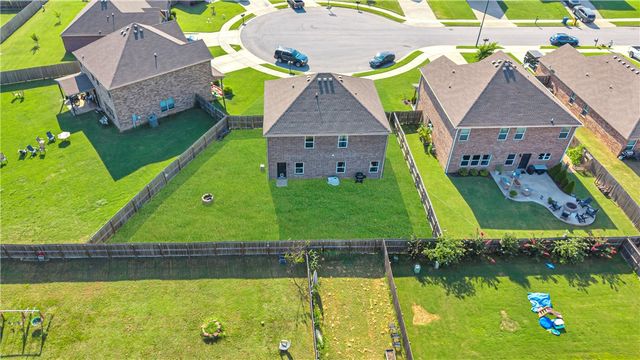 2229 N Champions Court, Siloam Springs, AR 72761