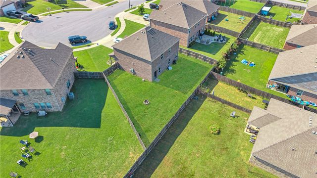 2229 N Champions Court, Siloam Springs, AR 72761