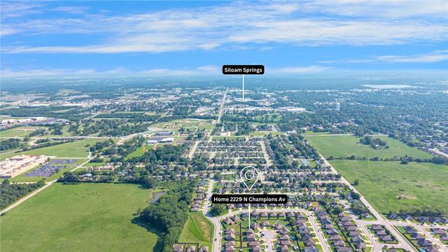 2229 N Champions Court, Siloam Springs, AR 72761
