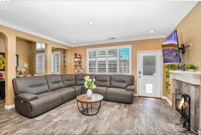 2174 Newton Dr, Brentwood, CA 94513