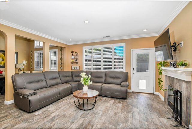 2174 Newton Dr, Brentwood, CA 94513