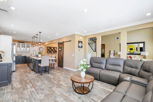 2174 Newton Dr, Brentwood, CA 94513