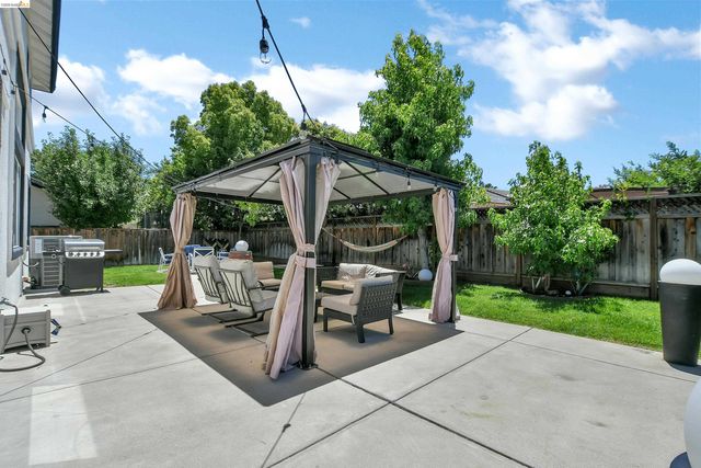 2174 Newton Dr, Brentwood, CA 94513