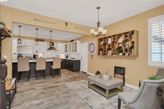 2174 Newton Dr, Brentwood, CA 94513