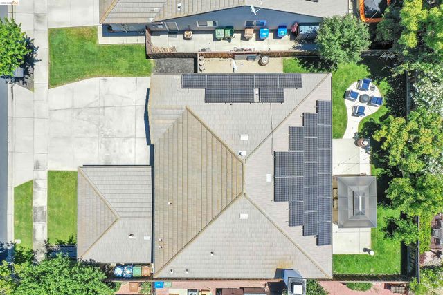 2174 Newton Dr, Brentwood, CA 94513