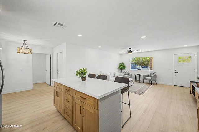 602 E OSAGE Avenue, Apache Junction, AZ 85119