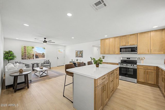 602 E OSAGE Avenue, Apache Junction, AZ 85119