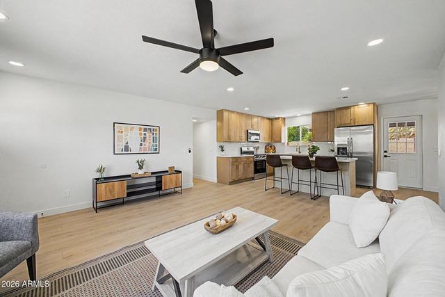602 E OSAGE Avenue, Apache Junction, AZ 85119