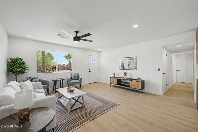 602 E OSAGE Avenue, Apache Junction, AZ 85119
