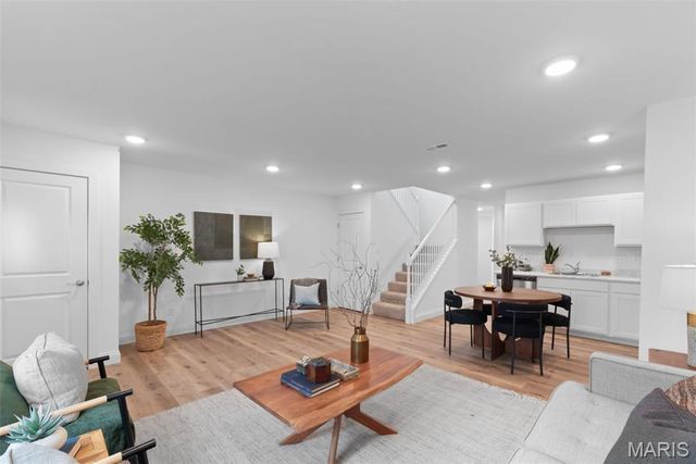 4116 Virginia Avenue, St Louis, MO 63118