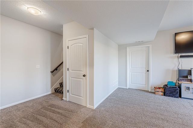 1506 Cross Creek Drive, Grain Valley, MO 64029