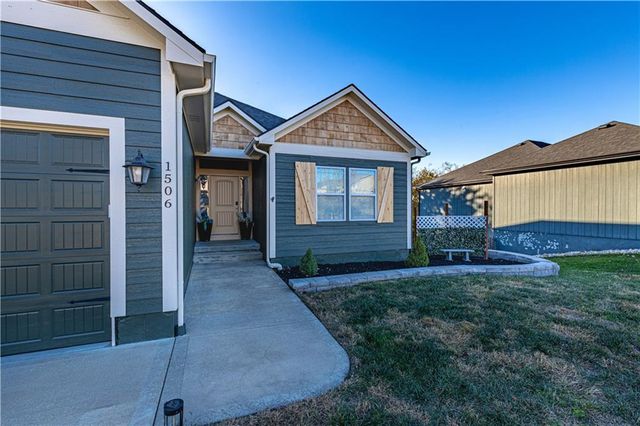 1506 Cross Creek Drive, Grain Valley, MO 64029