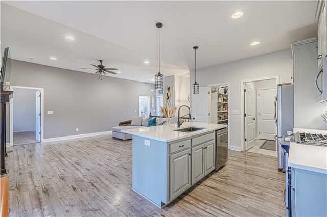 1506 Cross Creek Drive, Grain Valley, MO 64029