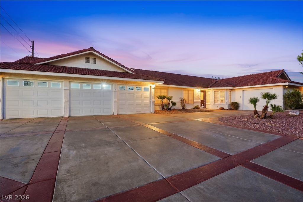 100 East Highland Drive, Henderson, NV 89015 — exterior