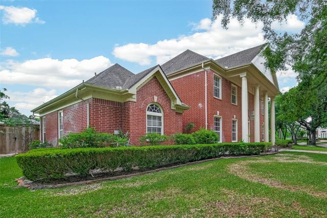 37 Greensward Lane, Sugar Land, TX 77479