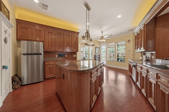 37 Greensward Lane, Sugar Land, TX 77479